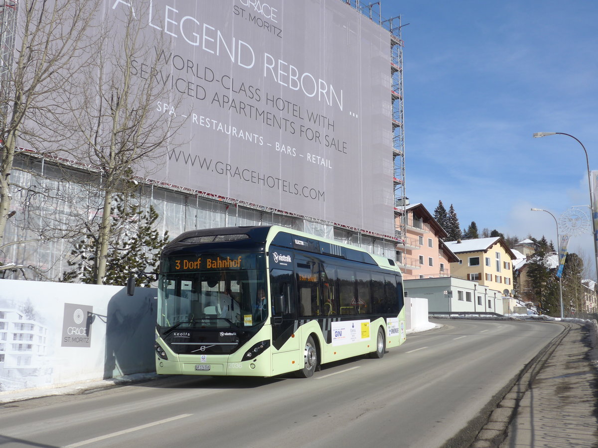 (178'386) - Aus Schweden: Keolis, G�teborg - Nr. 2036/GR 174'508 - Volvo am 9. Februar 2017 beim Bahnhof St. Moritz (Einsatz Chrisma)