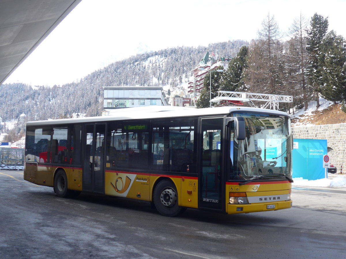 (178'411) - PostAuto Graub�nden - GR 160'387 - Setra am 9. Februar 2017 beim Bahnhof St. Moritz