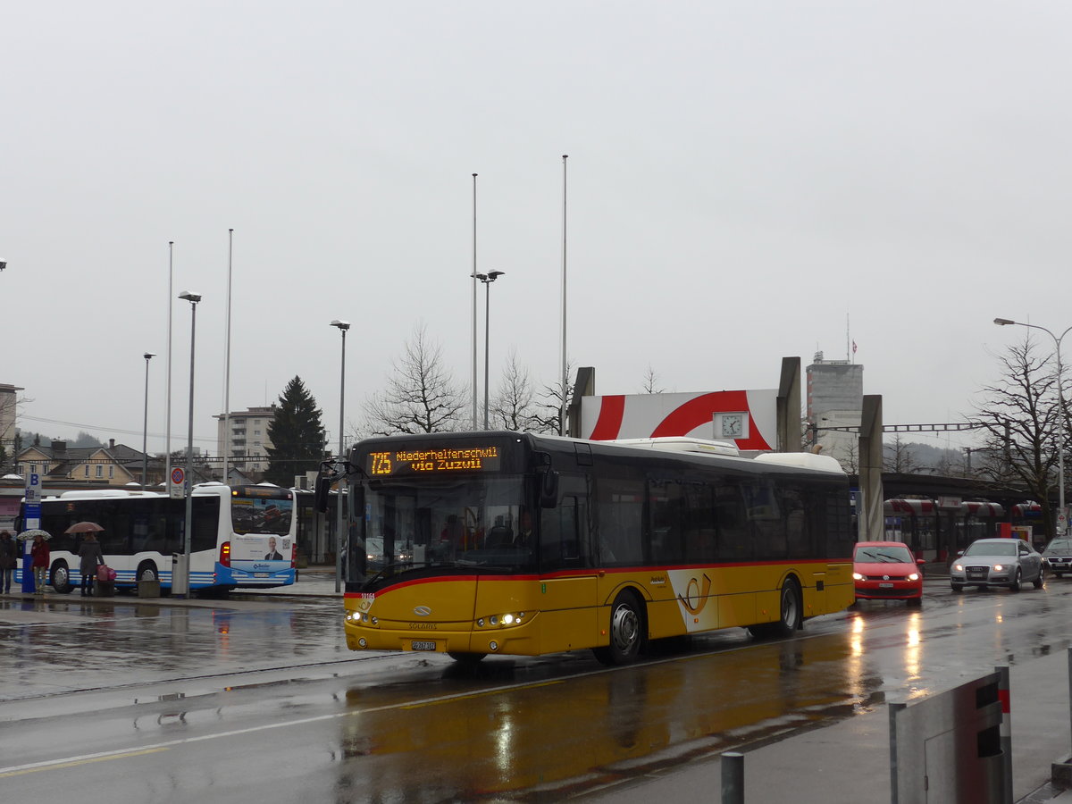 (178'527) - Schmidt, Oberb�ren - SG 267'107 - Solaris am 17. Februar 2017 beim Bahnhof Wil