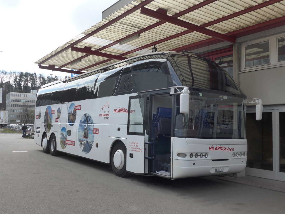 (179'079) - Hil�rio, Sch�tz - LU 254'801 - Neoplan am 20. M�rz 2017 in Kloten, EvoBus
