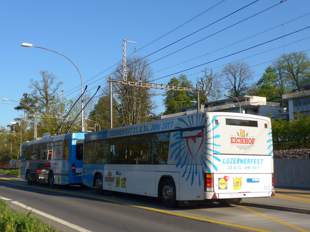 (179'372) - VBL Luzern - Nr. 312 - Lanz+Marti/Hess Personenanh�nger am 10. April 2017 in Luzern, Verkehrshaus