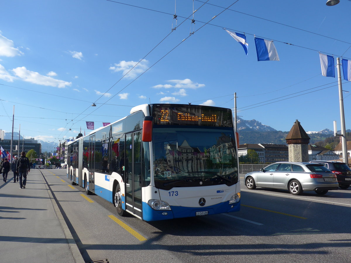 (179'400) - VBL Luzern - Nr. 173/LU 249'486 - Mercedes am 10. April 2017 in Luzern, Bahnhofbr�cke