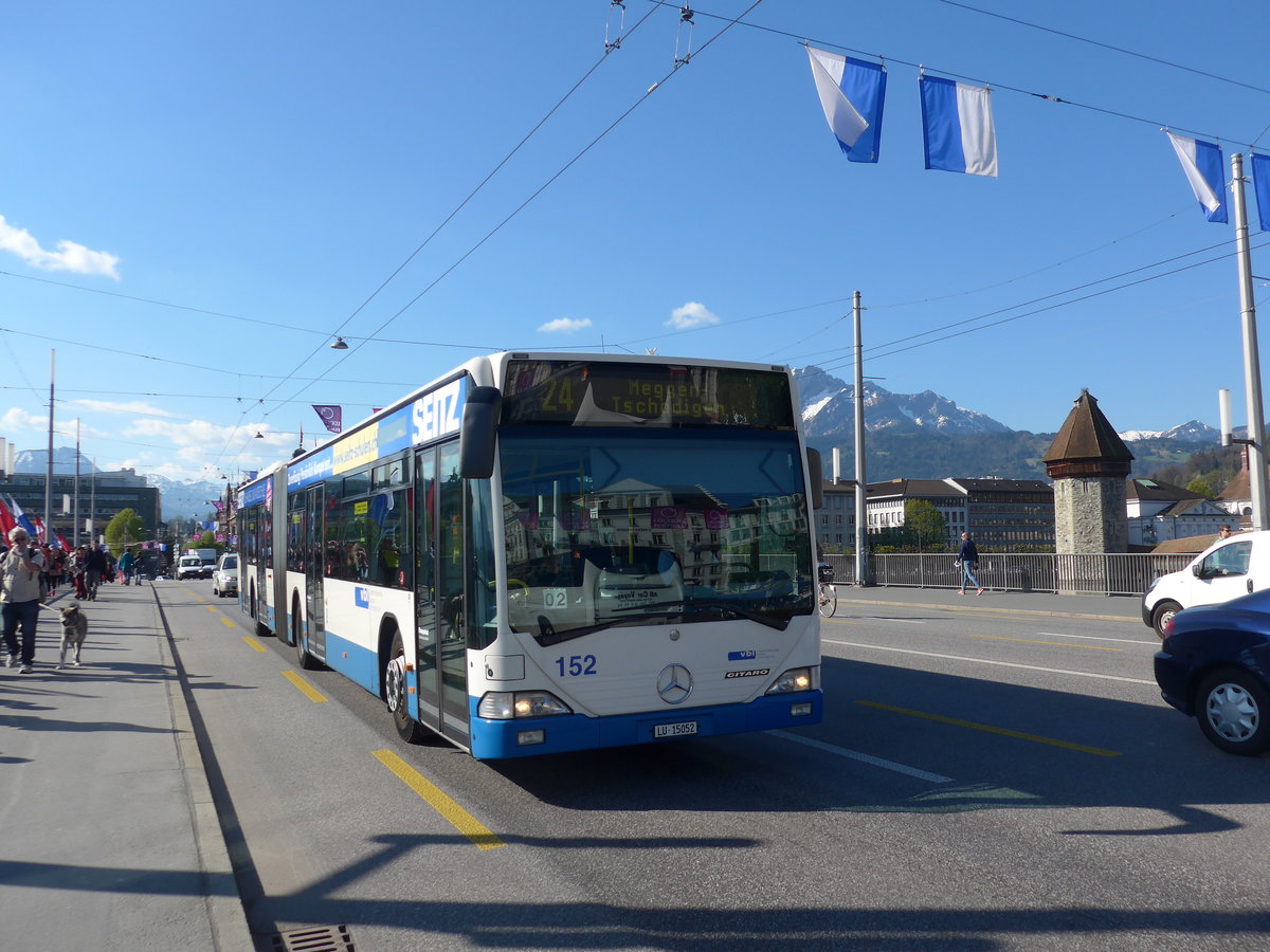 (179'421) - VBL Luzern - Nr. 152/LU 15'052 - Mercedes am 10. April 2017 in Luzern, Bahnhofbr�cke