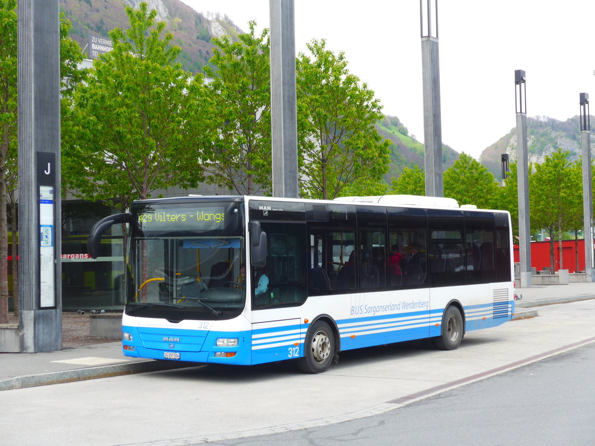 (180'017) - BSW Sargans - Nr. 312/SG 297'504 - MAN/G�ppel am 4. Mai 2017 beim Bahnhof Sargans