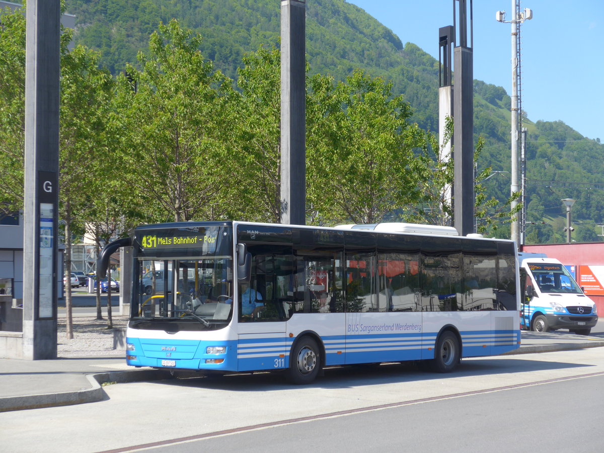 (180'392) - BSW Sargans - Nr. 311/SG 297'502 - MAN/G�ppel am 22. Mai 2017 beim Bahnhof Sargans