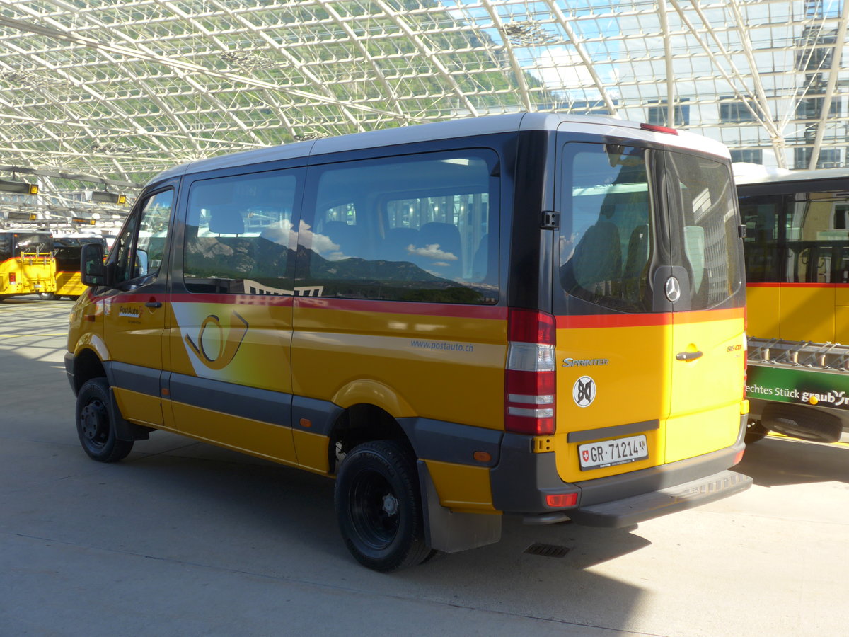 (180'418) - PostAuto Graub�nden - GR 71'214 - Mercedes am 22. Mai 2017 in Chur, Postautostation