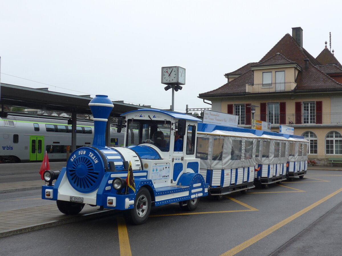 (180'947) - Spiezer Z�gli, Spiez - BE 370'014 - am 4. Juni 2017 beim Bahnhof Spiez