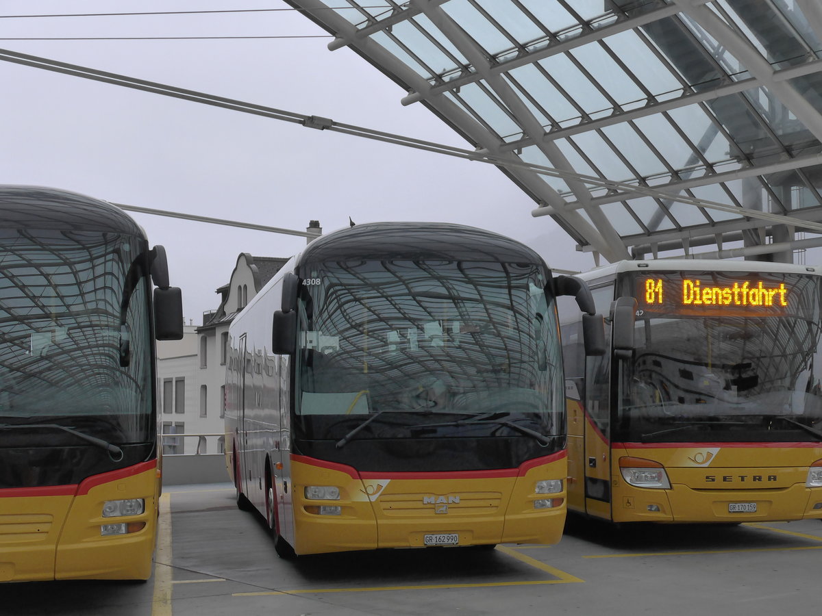 (182'238) - PostAuto Graub�nden - GR 162'990 - MAN am 24. Juli 2017 in Chur, Postautostation