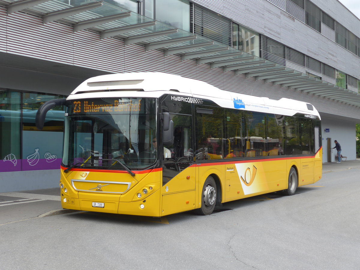 (182'294) - D�nser, Trimmis - GR 7288 - Volvo am 24. Juli 2017 beim Bahnhof Landquart