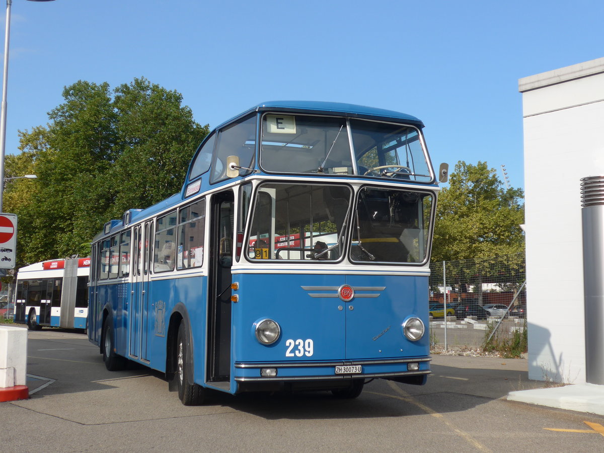 (183'658) - FBW-Club, M�nnedorf - Nr. 239/ZH 30'073 U - FBW/T�scher Hochlenker (ex VBZ Z�rich Nr. 239; ex Kamm, Schlieren; ex VBZ Z�rich Nr. 239; ex VBZ Z�rich Nr. 219) am 20. August 2017 in Z�rich, Garage Hardau 