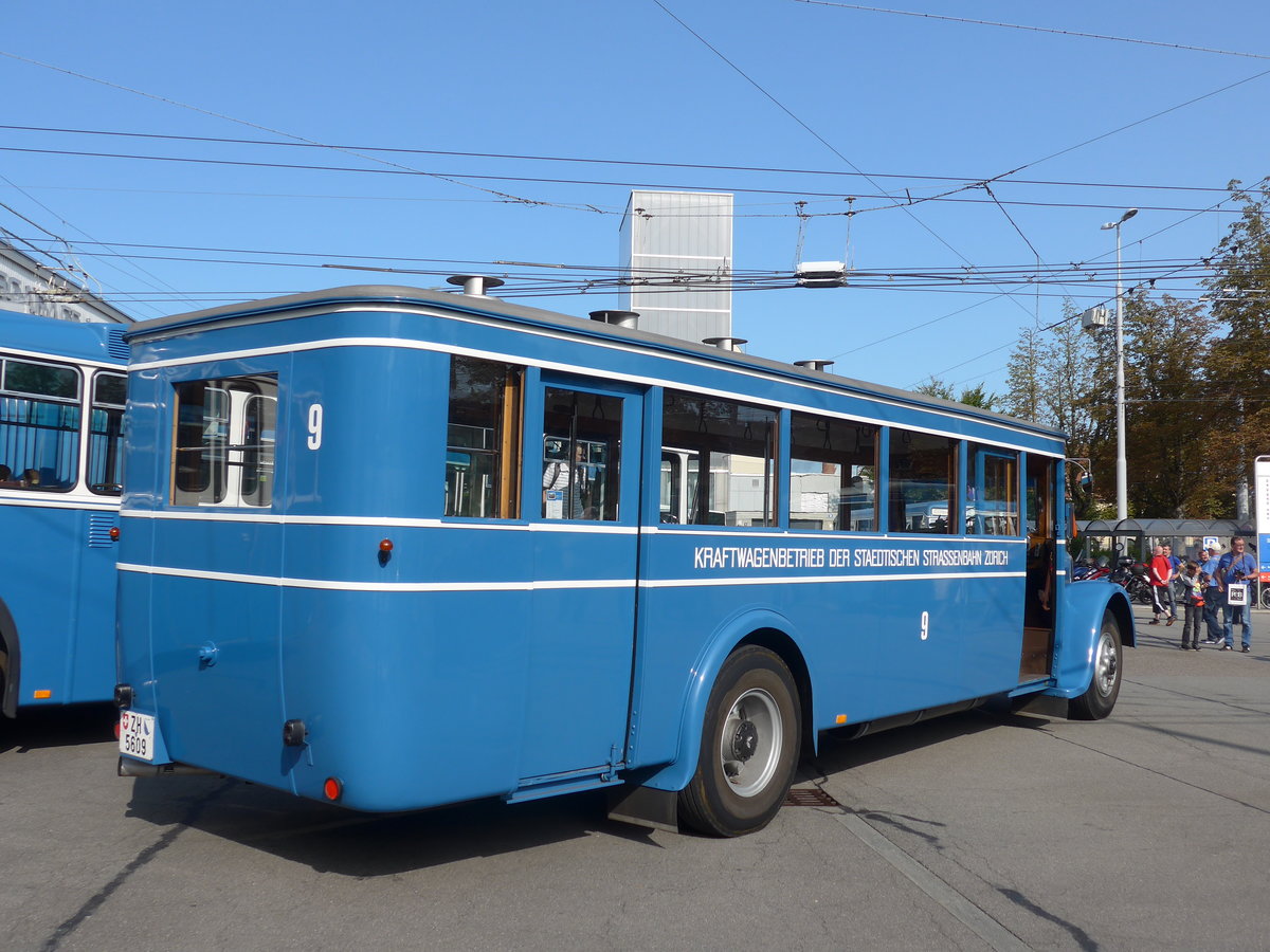 (183'693) - VBZ Z�rich - Nr. 9/ZH 5609 - Saurer/SWS (ex Bamert, Wollerau; ex BBA Aarau Nr. 1; ex VBZ Z�rich Nr. 209; ex VBZ Z�rich Nr. 9) am 20. August 2017 in Z�rich, Garage Hardau