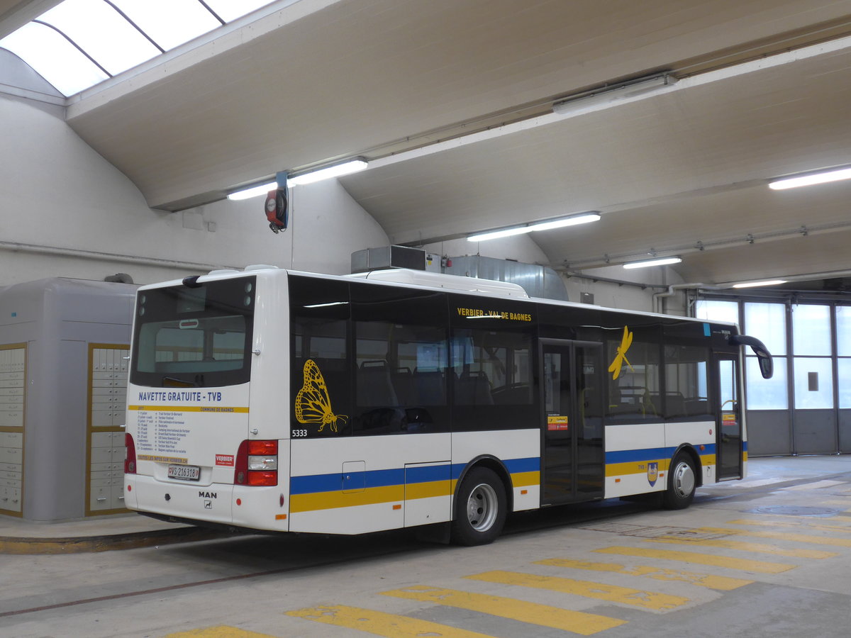 (184'037) - TMR Martigny - Nr. 111/VS 216'318 - MAN/G�ppel am 24. August 2017 in Verbier, Postautostation