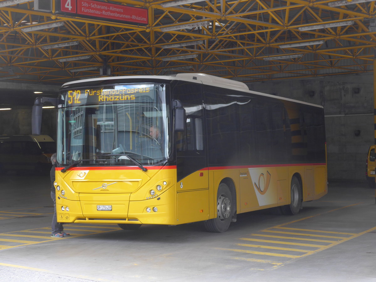 (185'042) - PostAuto Graub�nden - GR 170'439 - Volvo am 16. September 2017 in Thusis, Postautostation