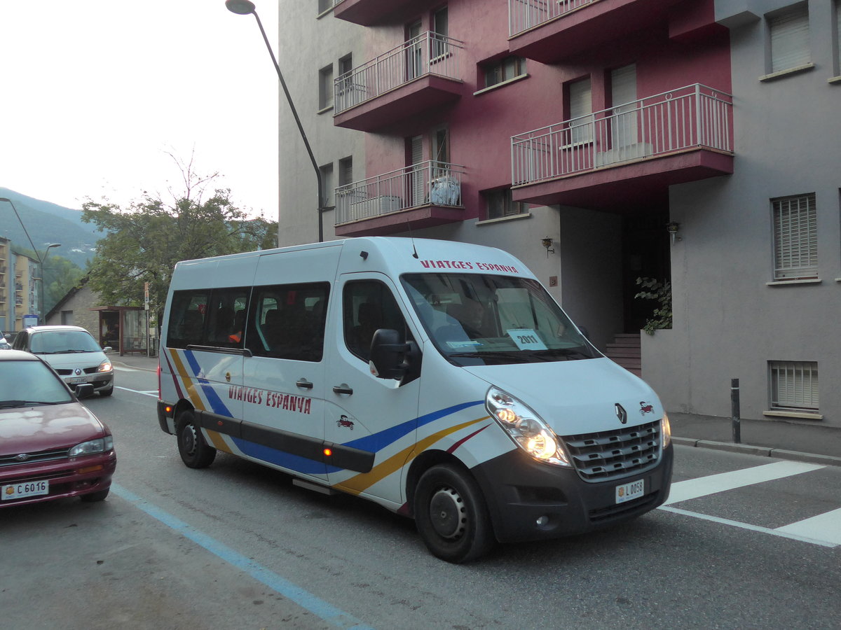 (185'287) - Viatges Espanya, Sant Juli� de L�ria - L0058 - Renault am 27. September 2017 in La Massana, El Pui