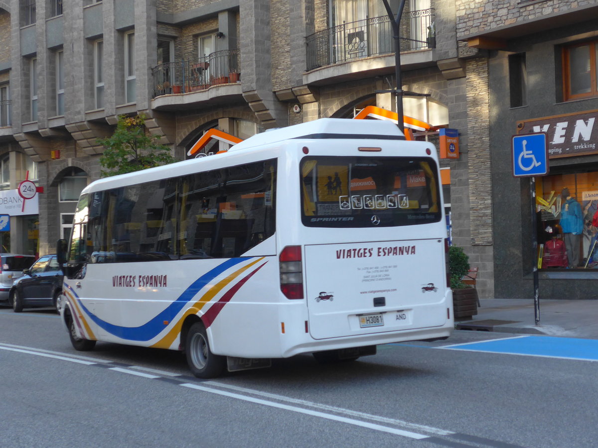 (185'420) - Viatges Espanya, Sant Juli� de L�ria - H3081 - Mercedes am 27. September 2017 in La Massana, Les Entrades