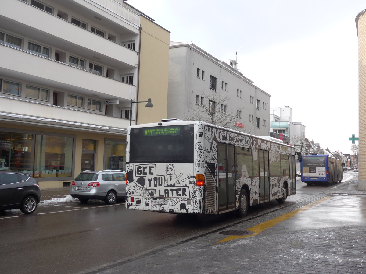 (186'860) - VZO Gr�ningen - Nr. 30/ZH 523'330 - Mercedes am 9. Dezember 2017 beim Bahnhof Uster