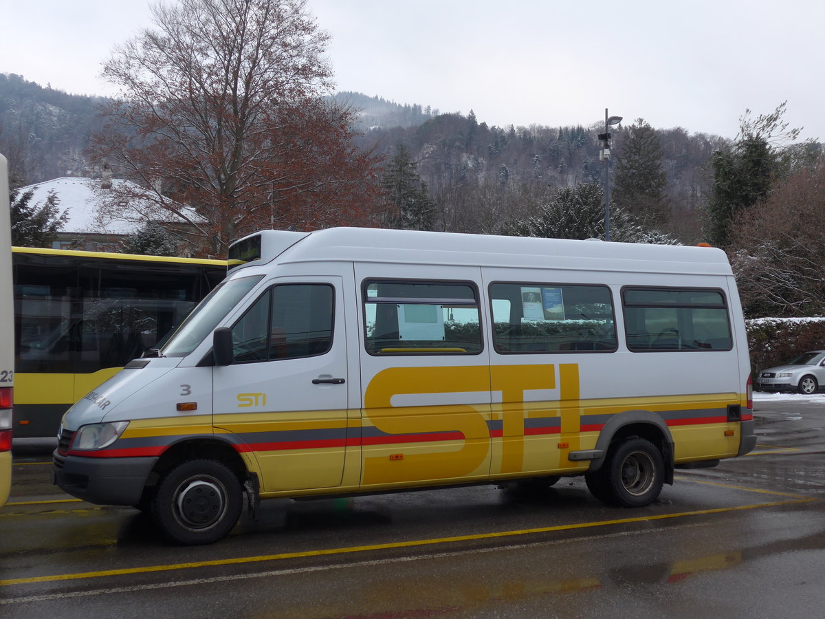(187'098) - STI Thun - Nr. 3/BE 511'003 - Mercedes am 18. Dezember 2017 bei der Schiffl�ndte Thun 