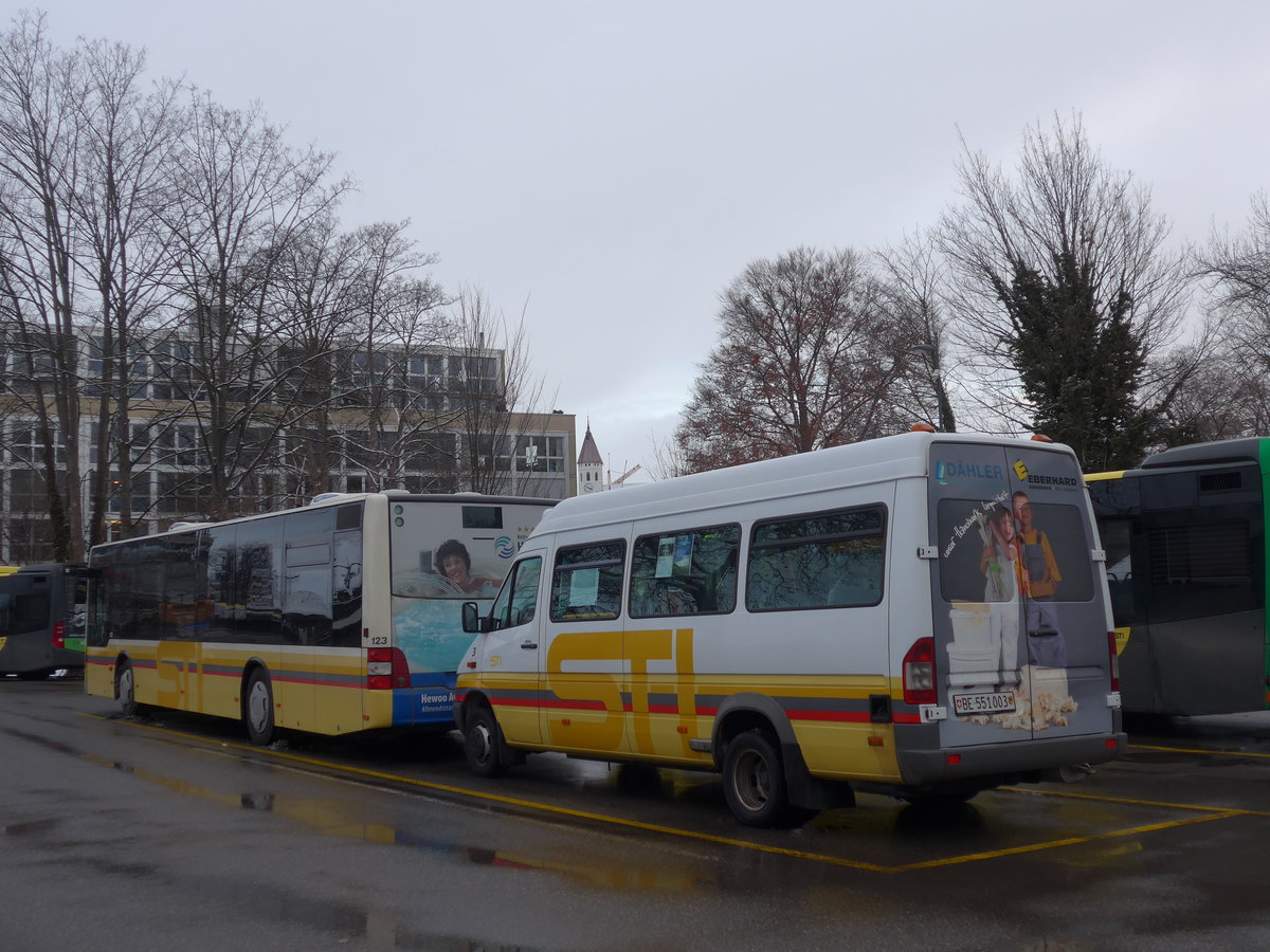 (187'099) - STI Thun - Nr. 3/BE 551'003 - Mercedes am 18. Dezember 2017 bei der Schiffl�ndte Thun