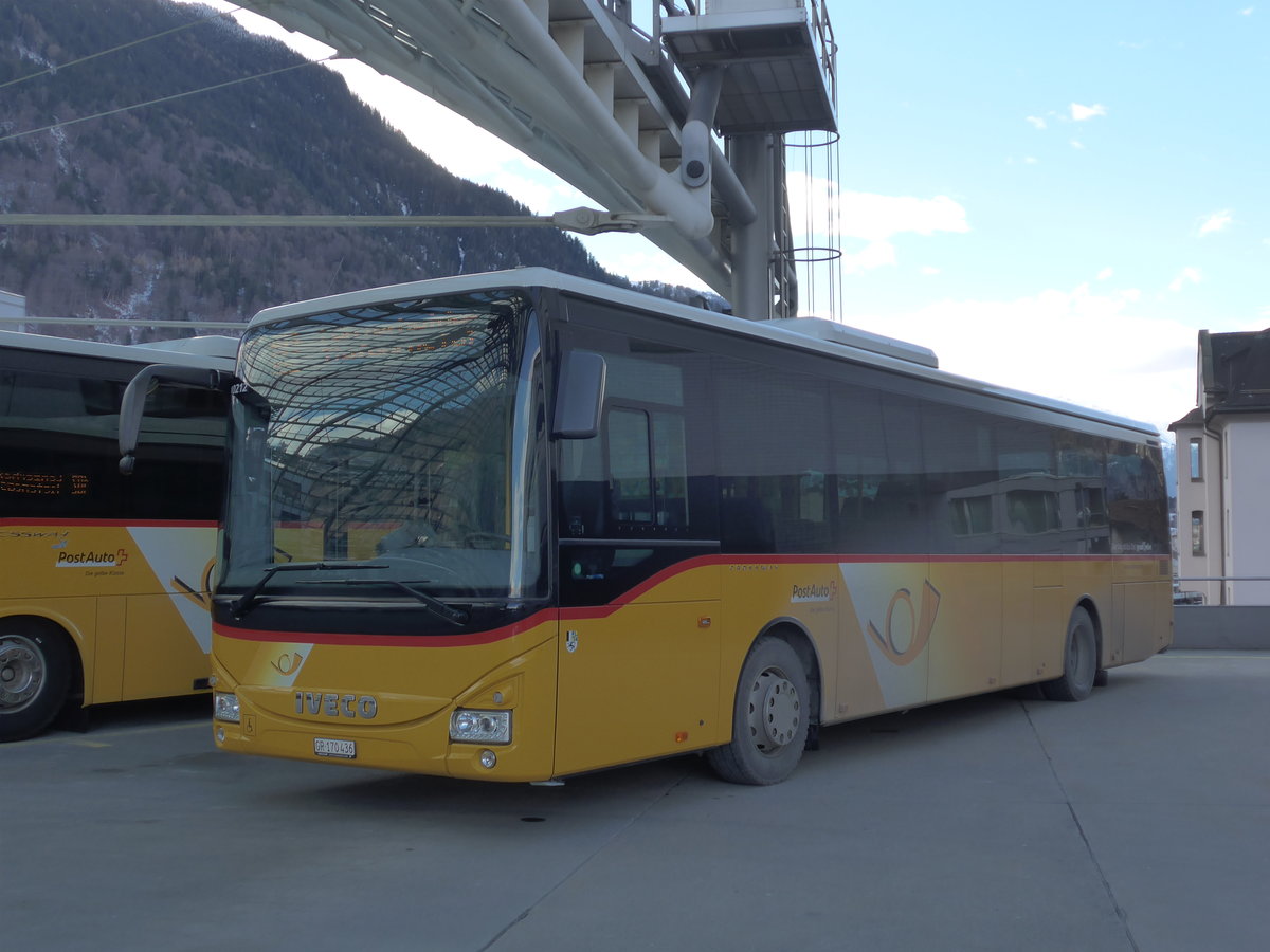 (187'418) - PostAuto Graub�nden - GR 170'436 - Iveco am 26. Dezember 2017 in Chur, Postautostation
