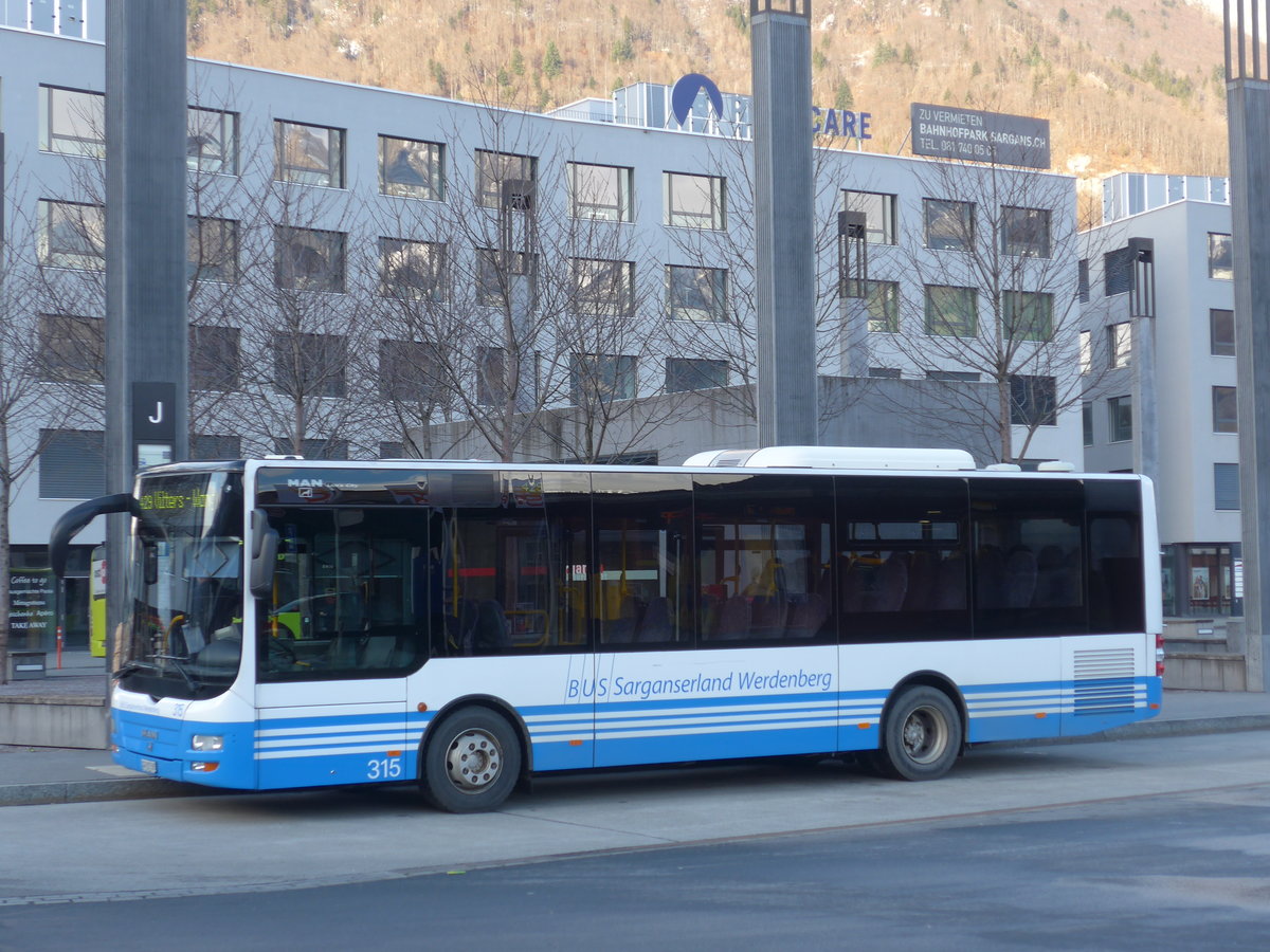 (187'438) - BSW Sargans - Nr. 315/SG 297'505 - MAN/G�ppel am 26. Dezember 2017 beim Bahnhof Sargans