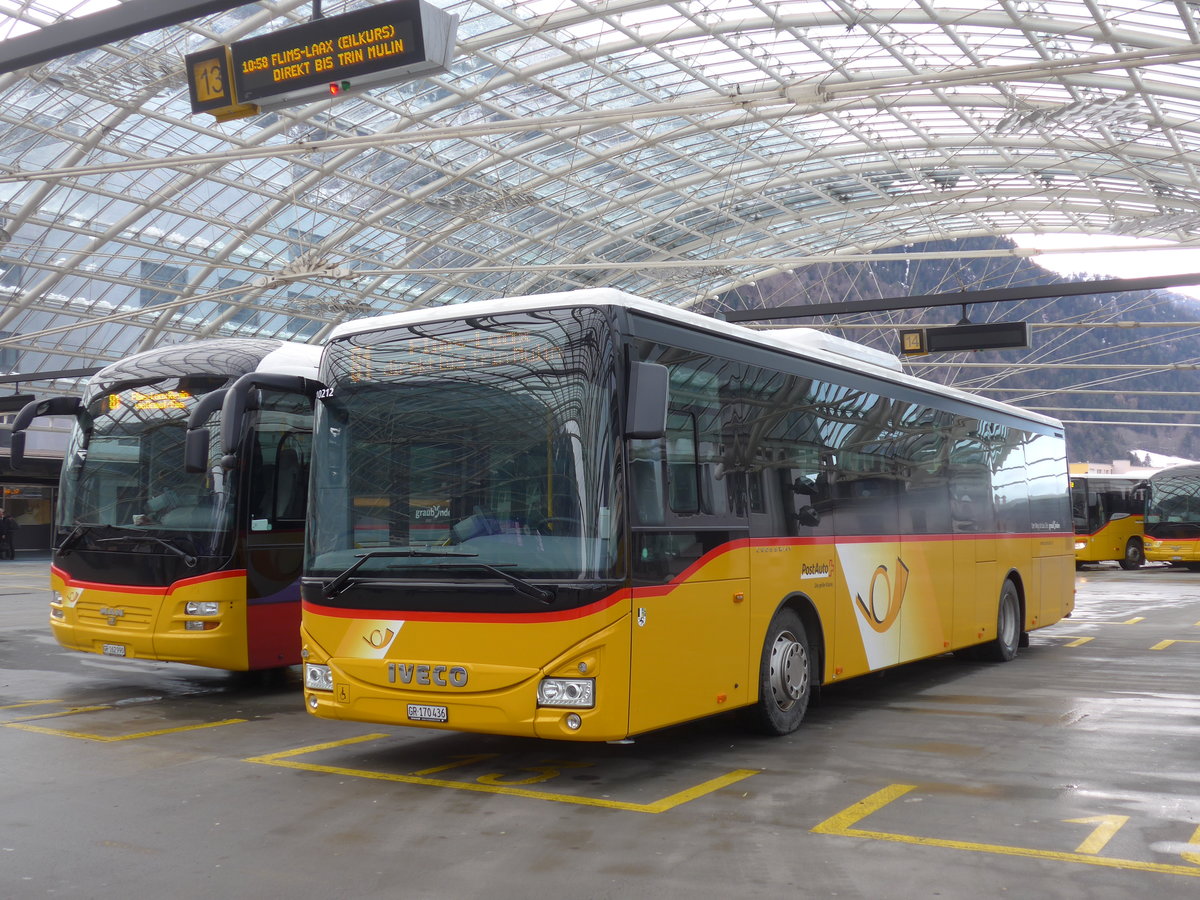 (187'532) - PostAuto Graub�nden - GR 170'436 - Iveco am 1. Januar 2018 in Chur, Postautostation