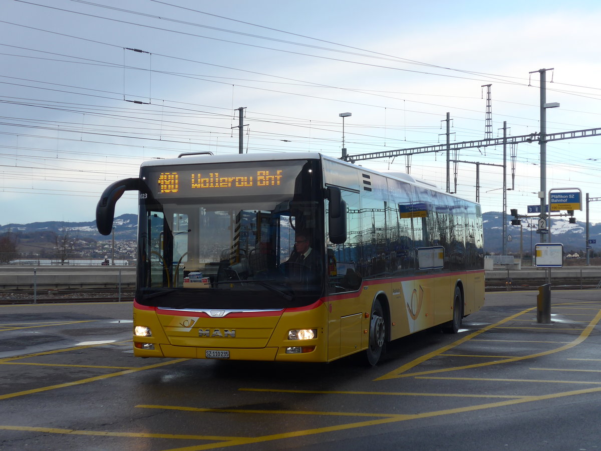 (187'610) - Schuler, Feusisberg - SZ 110'235 - MAN am 1. Januar 2018 beim Bahnhof Pf�ffikon