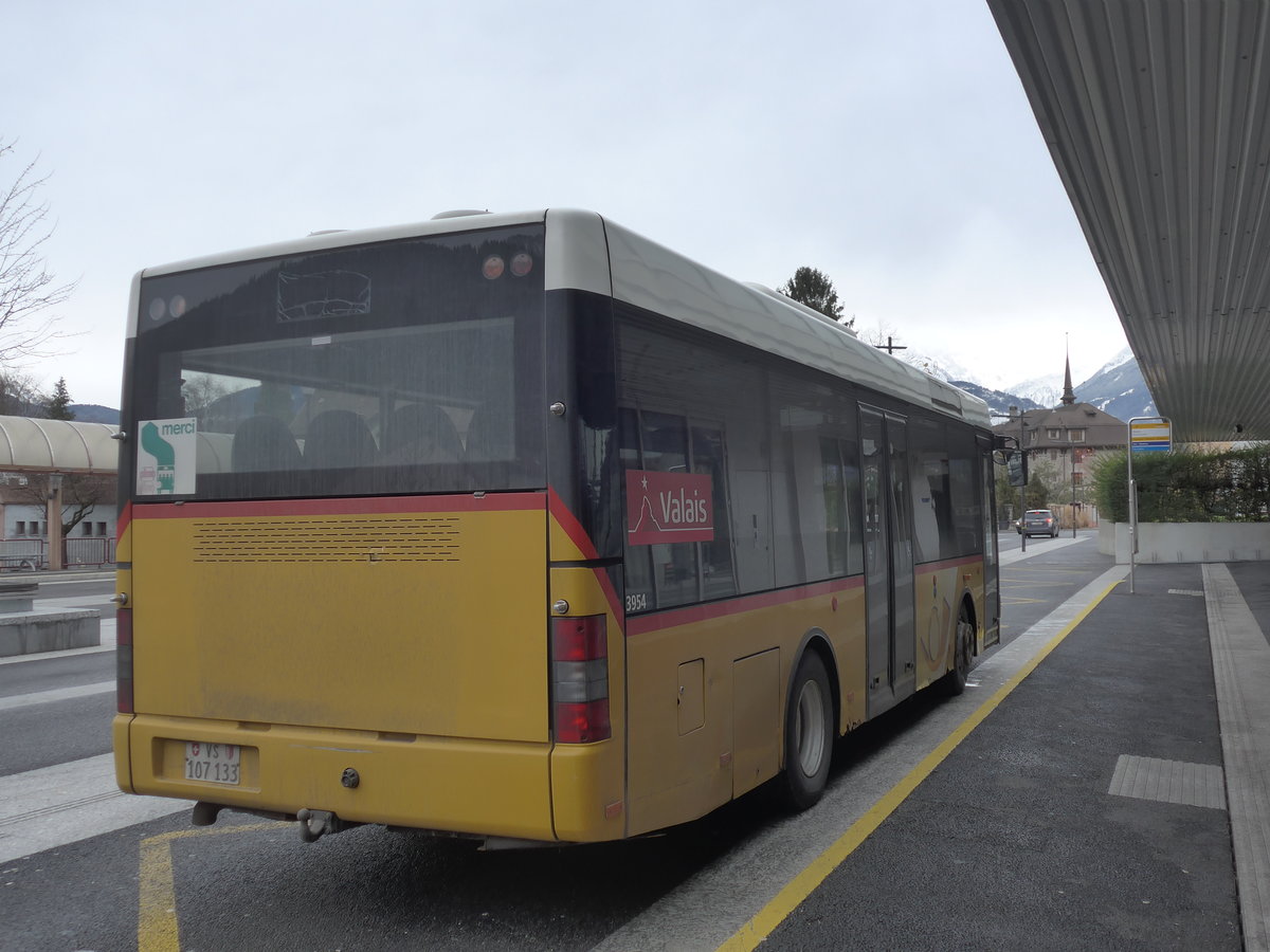 (188'012) - TPC Aigle - VS 107'133 - MAN/G�ppel (ex VD 1261) am 20. Januar 2018 beim Bahnhof Monthey-Ville