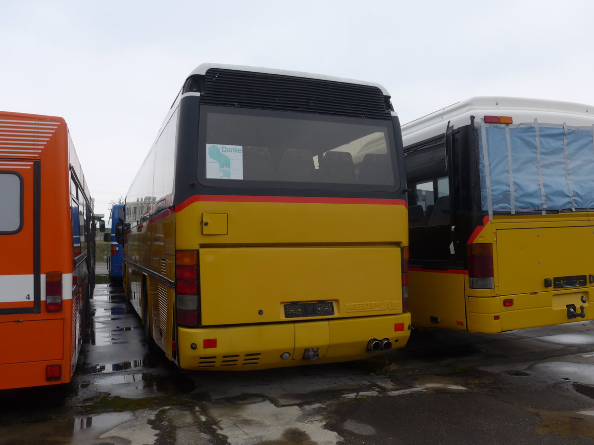 (188'319) - Sulzberger, H�tten - Nr. 11 - Neoplan (ex Thepra, Stans Nr. 11; ex Riederer, St. Margarethenberg; ex PostAuto Graub�nden; ex P 25'137) am 8. Februar 2018 in Frauenfeld, Langdorfstrasse