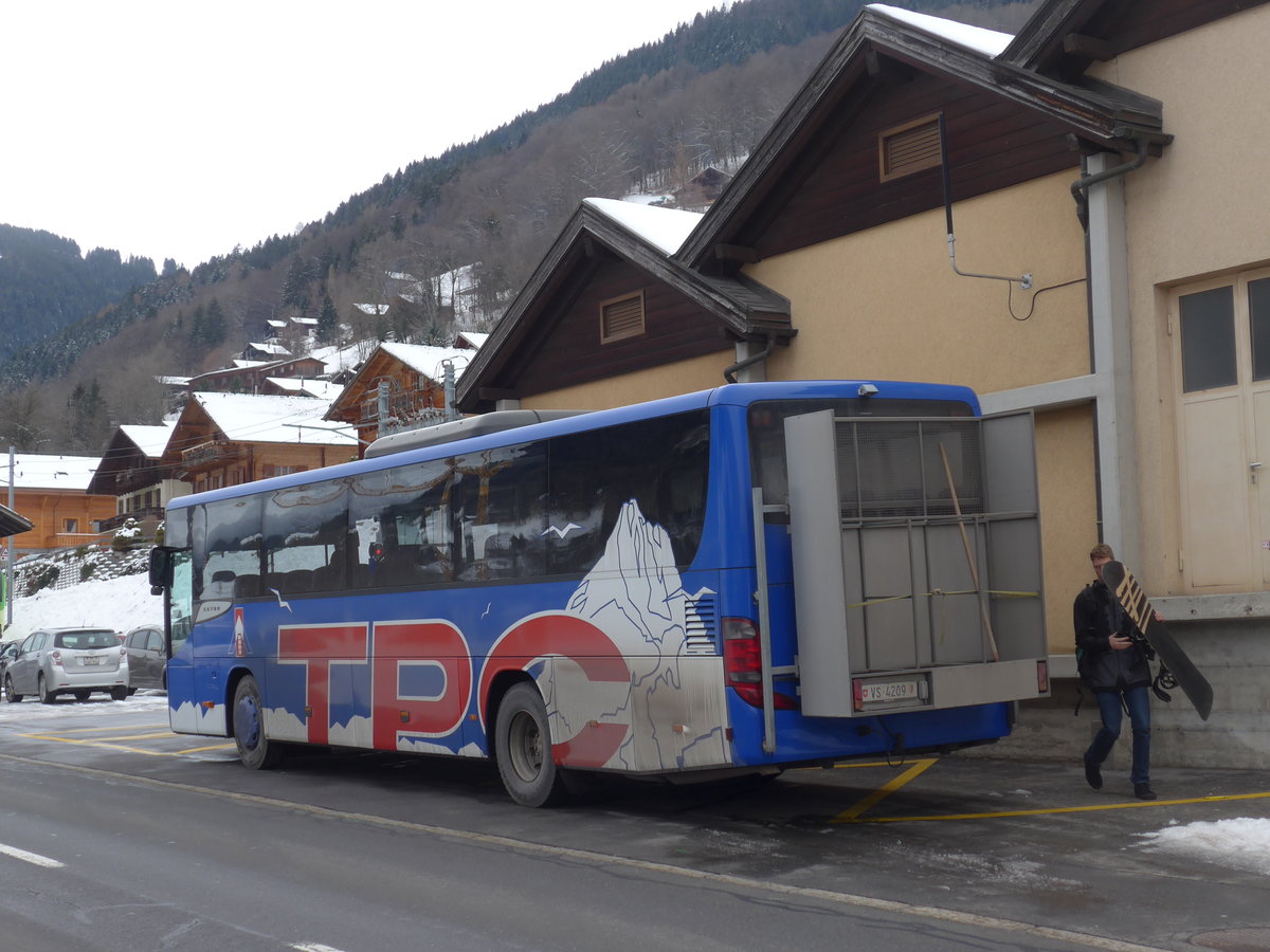 (188'980) - TPC Aigle - Nr. 9/VS 4209 - Setra am 3. M�rz 2018 beim Bahnhof Troistorrents