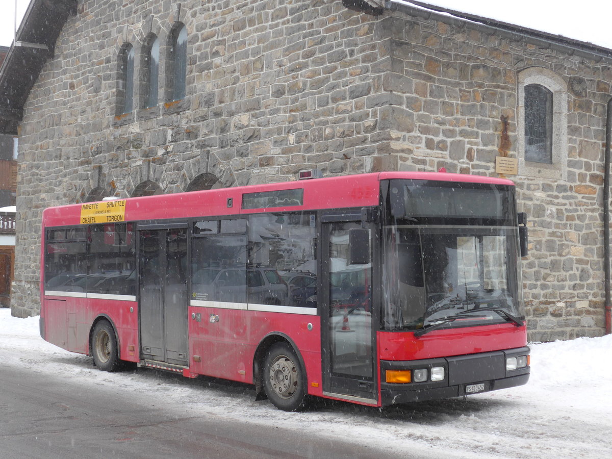(188'984) - T�l�morgins, Morgins - VS 410'452 - MAN/Berkhof (ex Dysli, Bern Nr. 467; ex Bernmobil, Bern Nr. 452) am 3. M�rz 2018 in Morgins, Place d'Eglise
