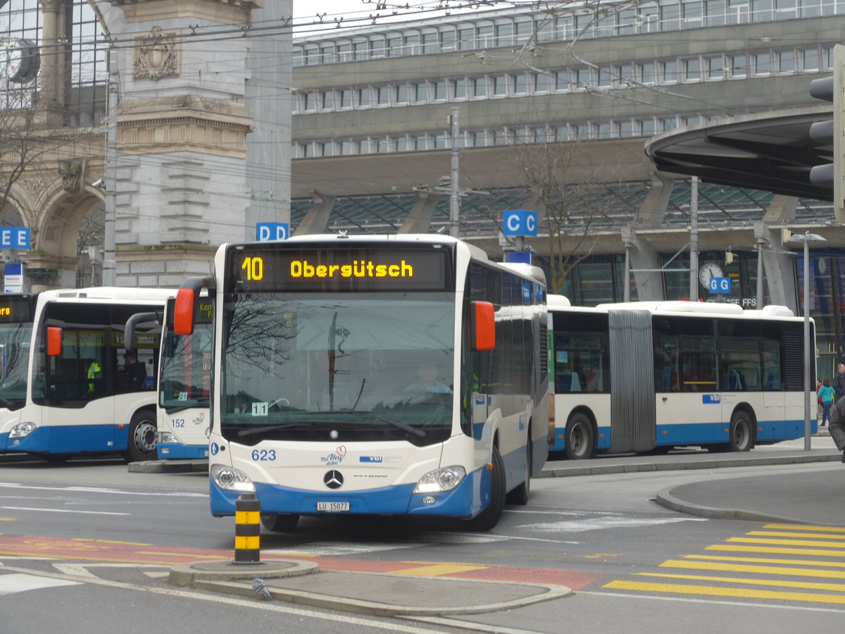 (189'400) - VBL Luzern - Nr. 623/LU 15'077 - Mercedes am 17. M�rz 2018 beim Bahnhof Luzern
