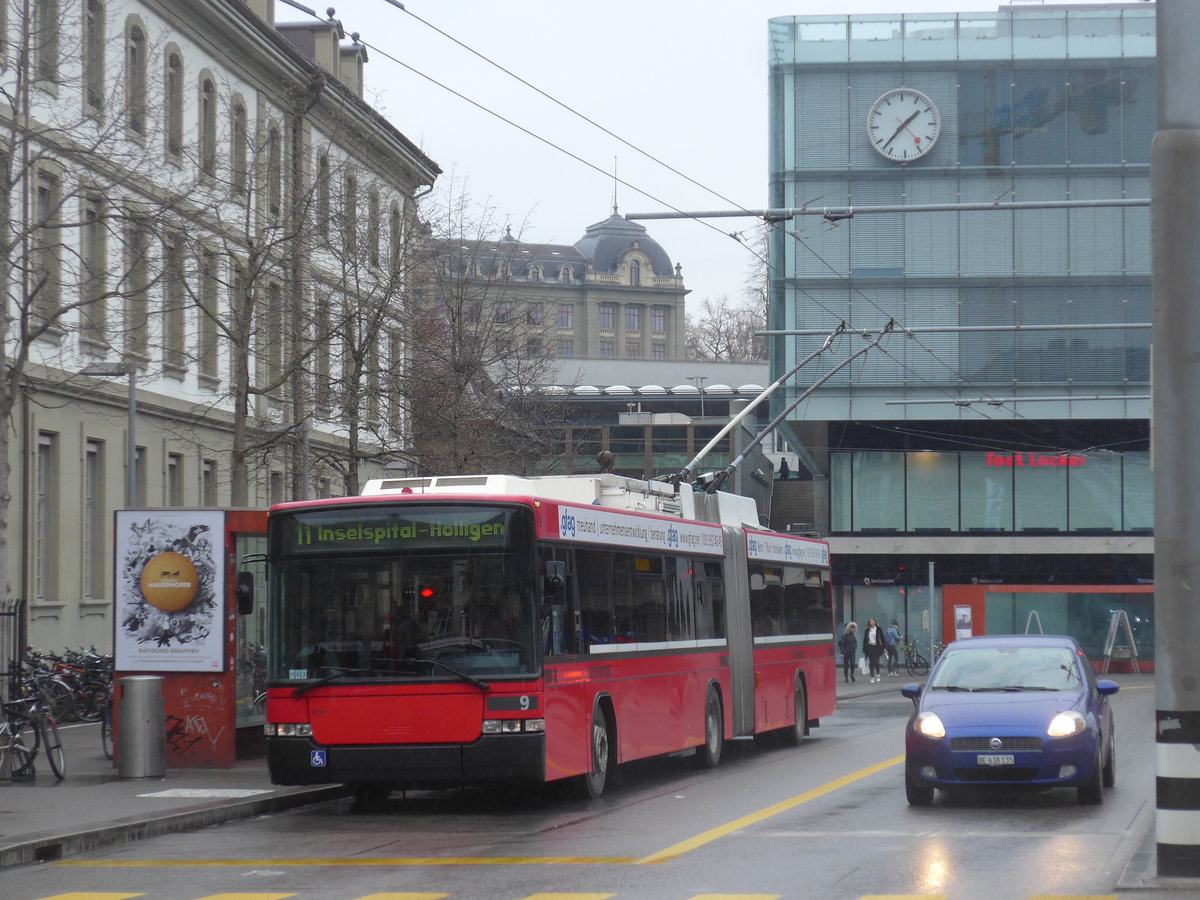 (189'444) - Bernmobil, Bern - Nr. 9 - NAW/Hess Gelenktrolleybus am 17. M�rz 2018 beim Bahnhof Bern