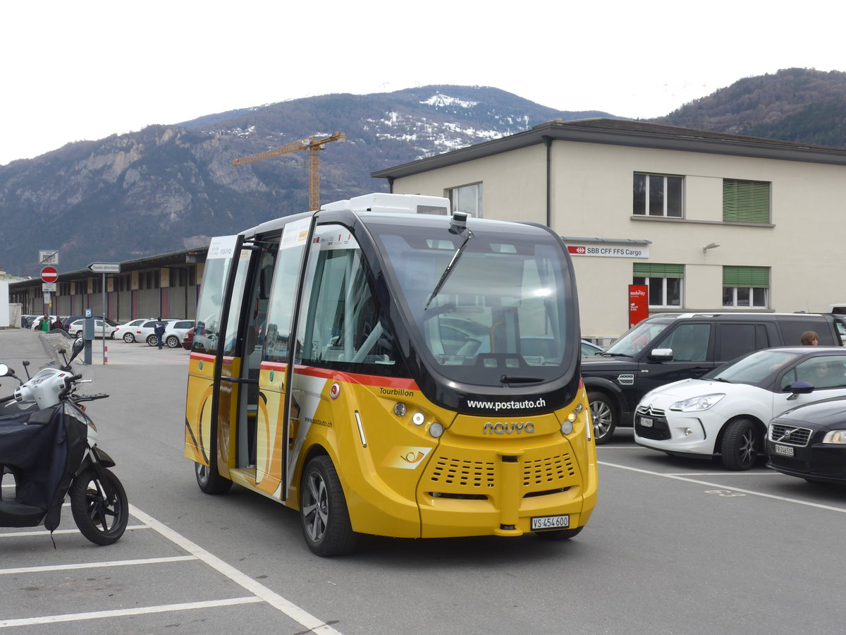 (189'761) - PostAuto Wallis - VS 454'600 - Navya am 30. M�rz 2018 beim Bahnhof Sion