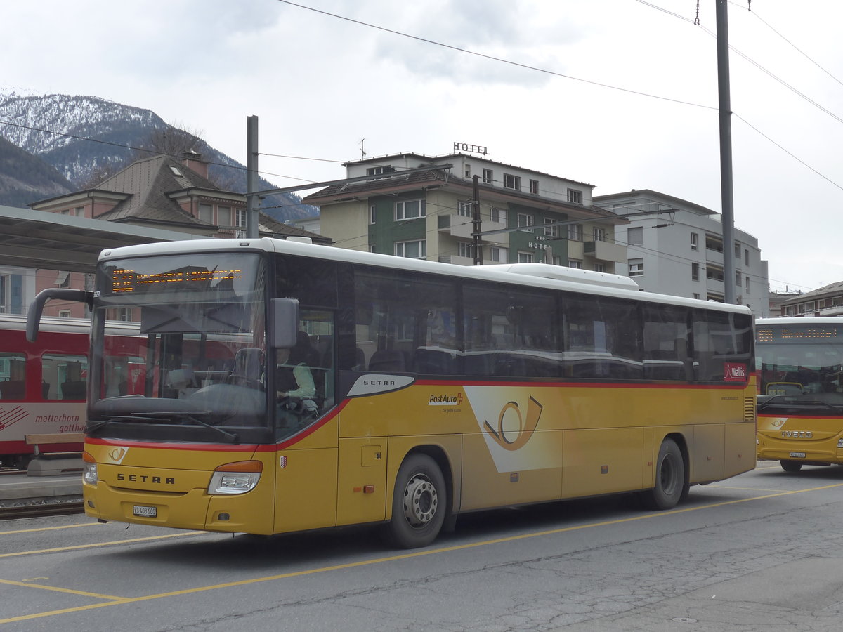 (189'784) - PostAuto Wallis - VS 403'660 - Setra am 30. M�rz 2018 beim Bahnhof Brig