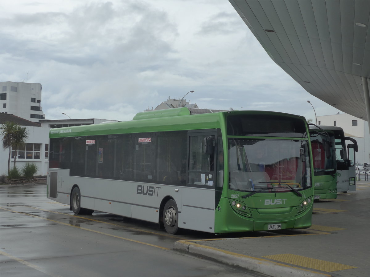 (191'892) - BusIt, Hamilton - Nr. 2057/JAF139 - Alexander Dennis/KiwiBus (ex Pavlowich, Auckland; ex Vorf�hrfahrzeug) am 29. April 2018 in Hamilton, Centralstation