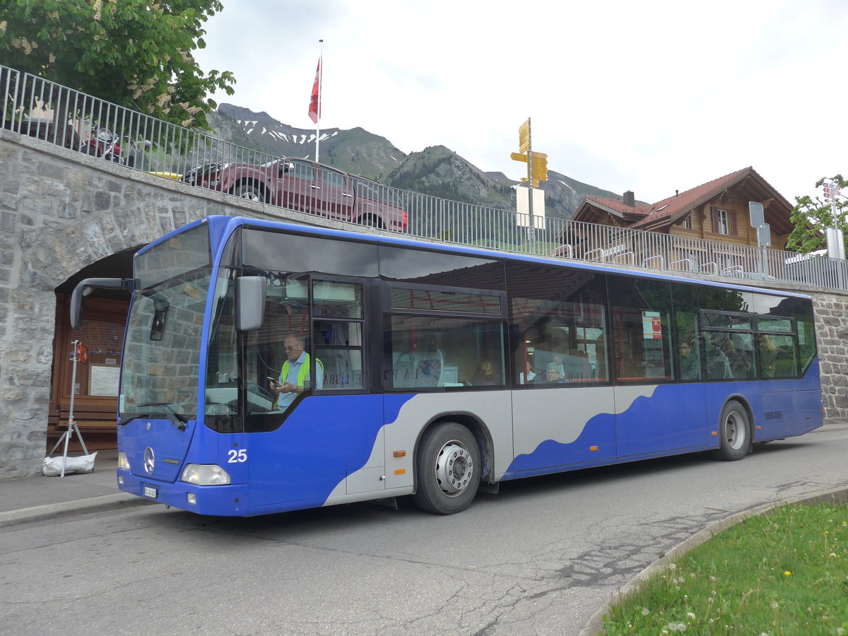 (193'270) - Lathion, Sion - Nr. 25/VS 404'042 - Mercedes (ex VZO Gr�ningen Nr. 14) am 21. Mai 2018 beim Bahnhof Ch�teau-d'Oex