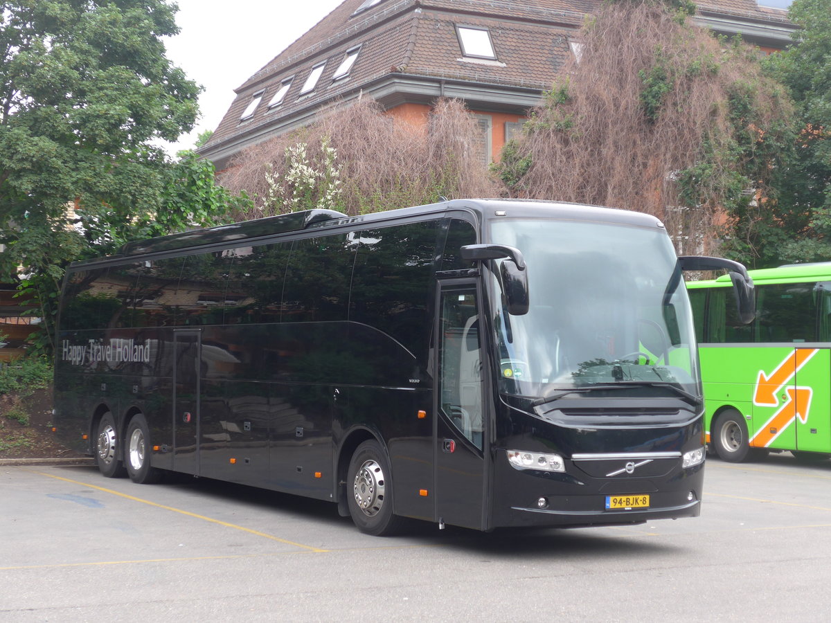 (193'788) - Aus Holland: Happy Travel Holland, Velsen-Noord - 94-BJK-8 - Volvo am 9. Juni 2018 in Z�rich, Sihlquai