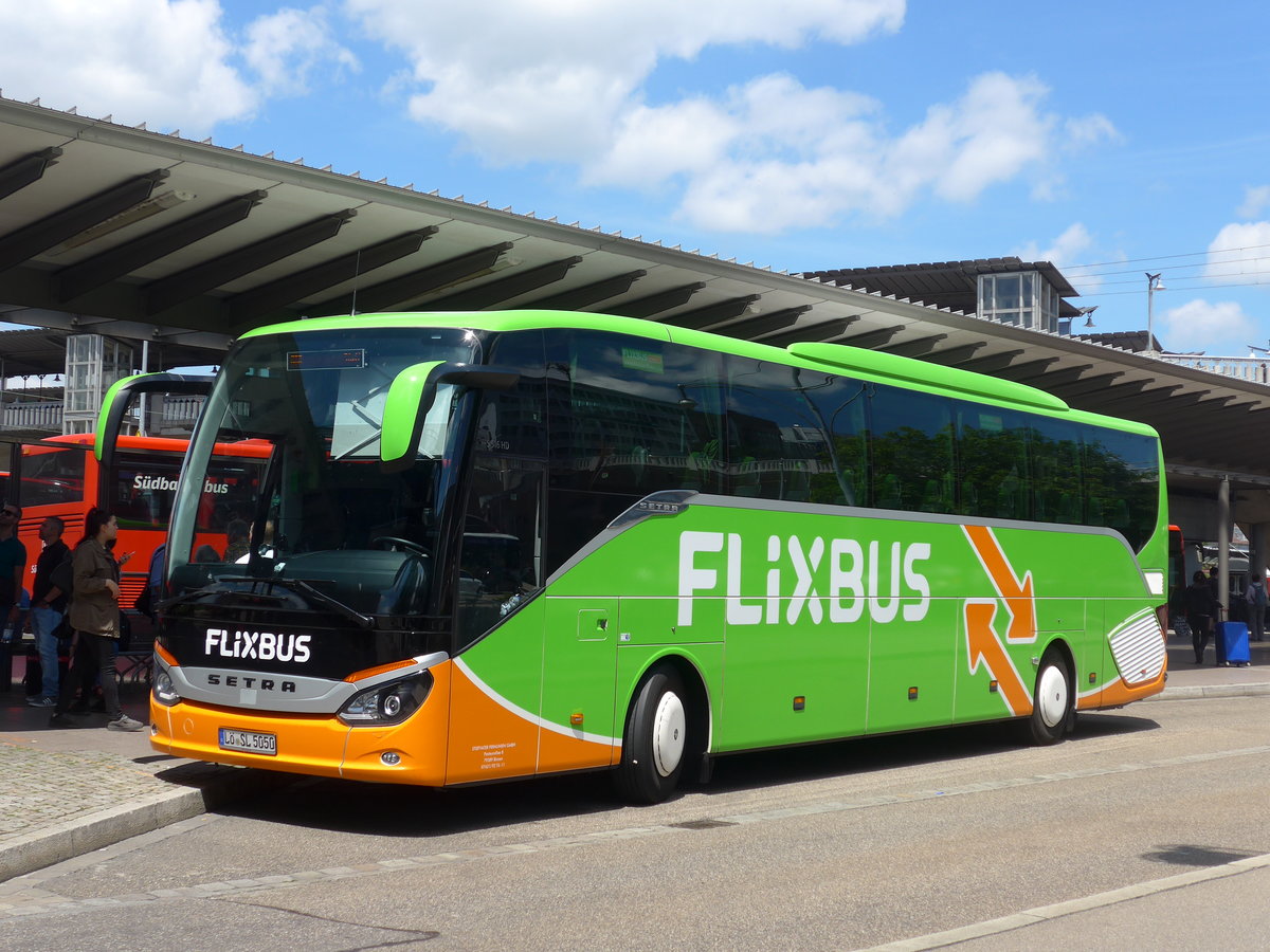 (194'251) - Stiefvater, Binzen - L�-SL 5050 - Setra am 18. Juni 2018 beim Bahnhof Freiburg