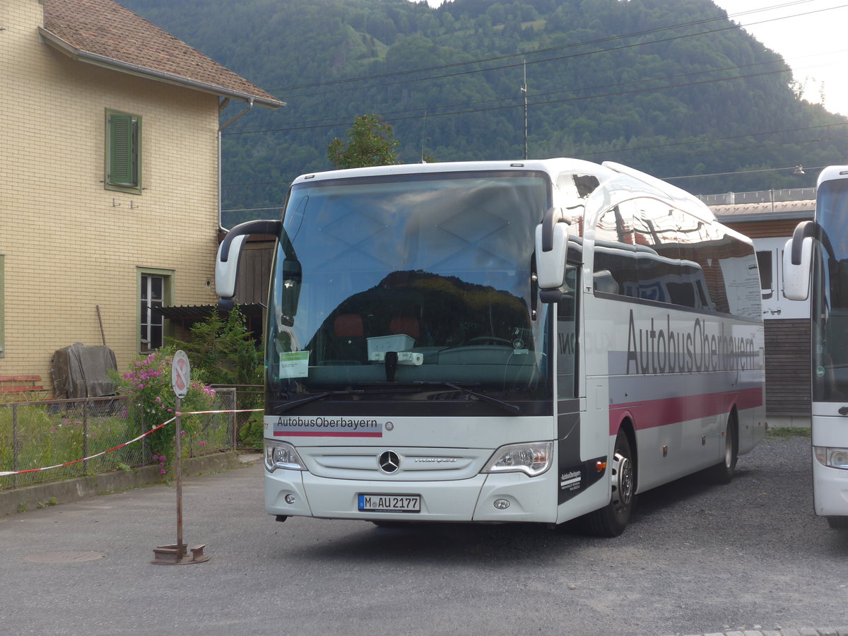 (194'345) - Aus Deutschland: Autobus Oberbayern, M�nchen - M-AU 2177 - Mercedes am 23. Juni 2018 beim Bahnhof Wilderswil