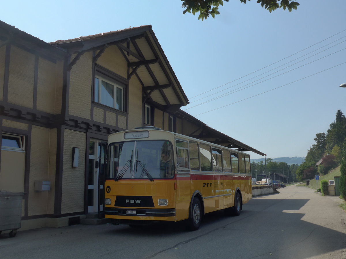 (195'554) - Birchler, Remetschwil - AG 54'039 - FBW/T�scher (ex Gerber, Winkel; ex Eggenberger, M�riken; ex Tanner, Bubendorf; ex P 24'803) am 5. August 2018 beim Bahnhof Emmenmatt