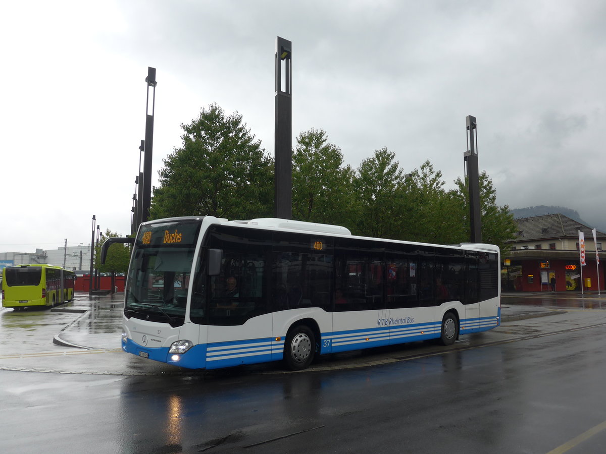 (196'261) - RTB Altst�tten - Nr. 37/SG 305'529 - Mercedes am 1. September 2018 beim Bahnhof Sargans