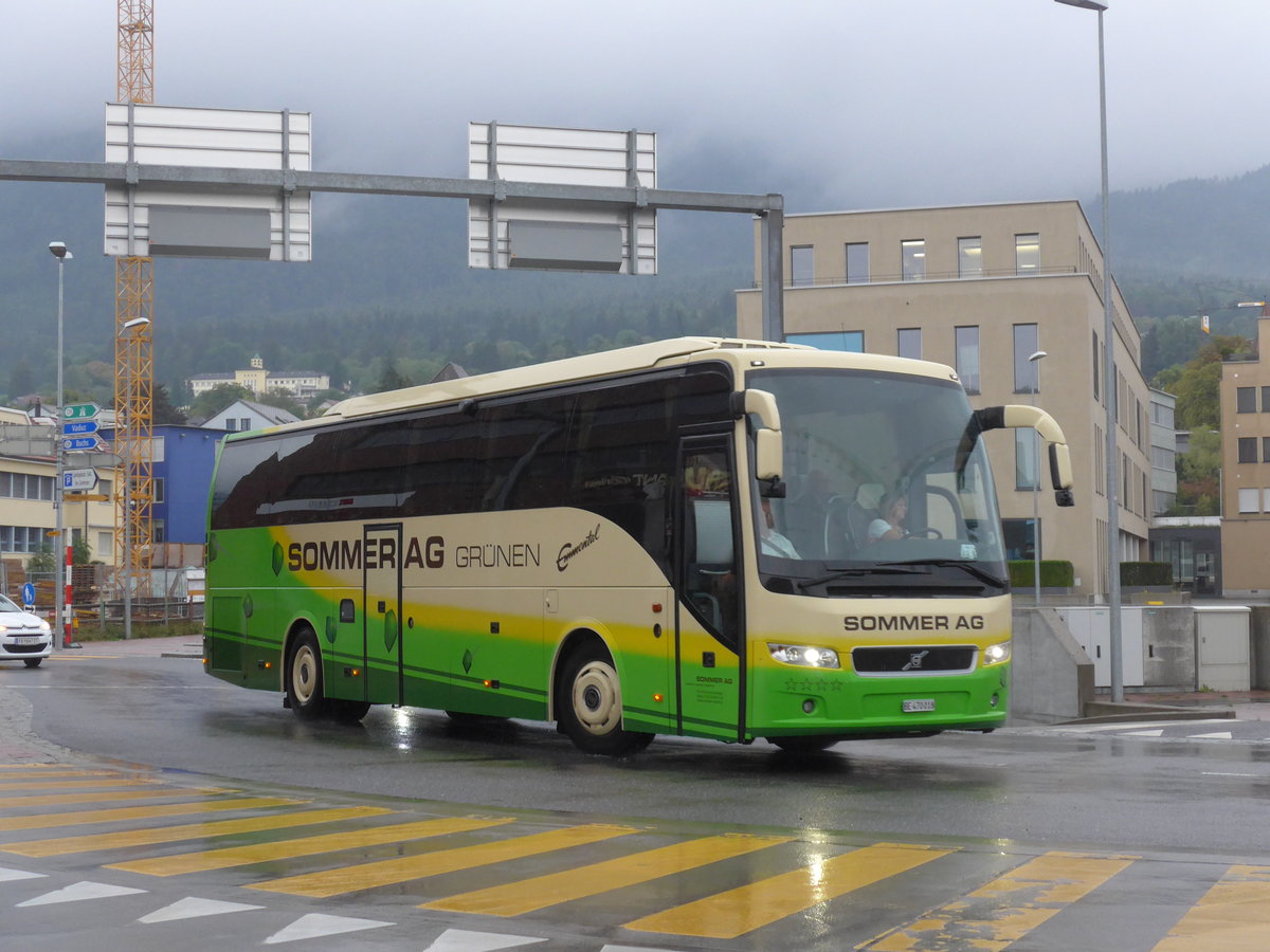 (196'303) - Aus der Schweiz: Sommer, Gr�nen - BE 470'018 - Volvo am 1. September 2018 beim Bahnhof Schaan