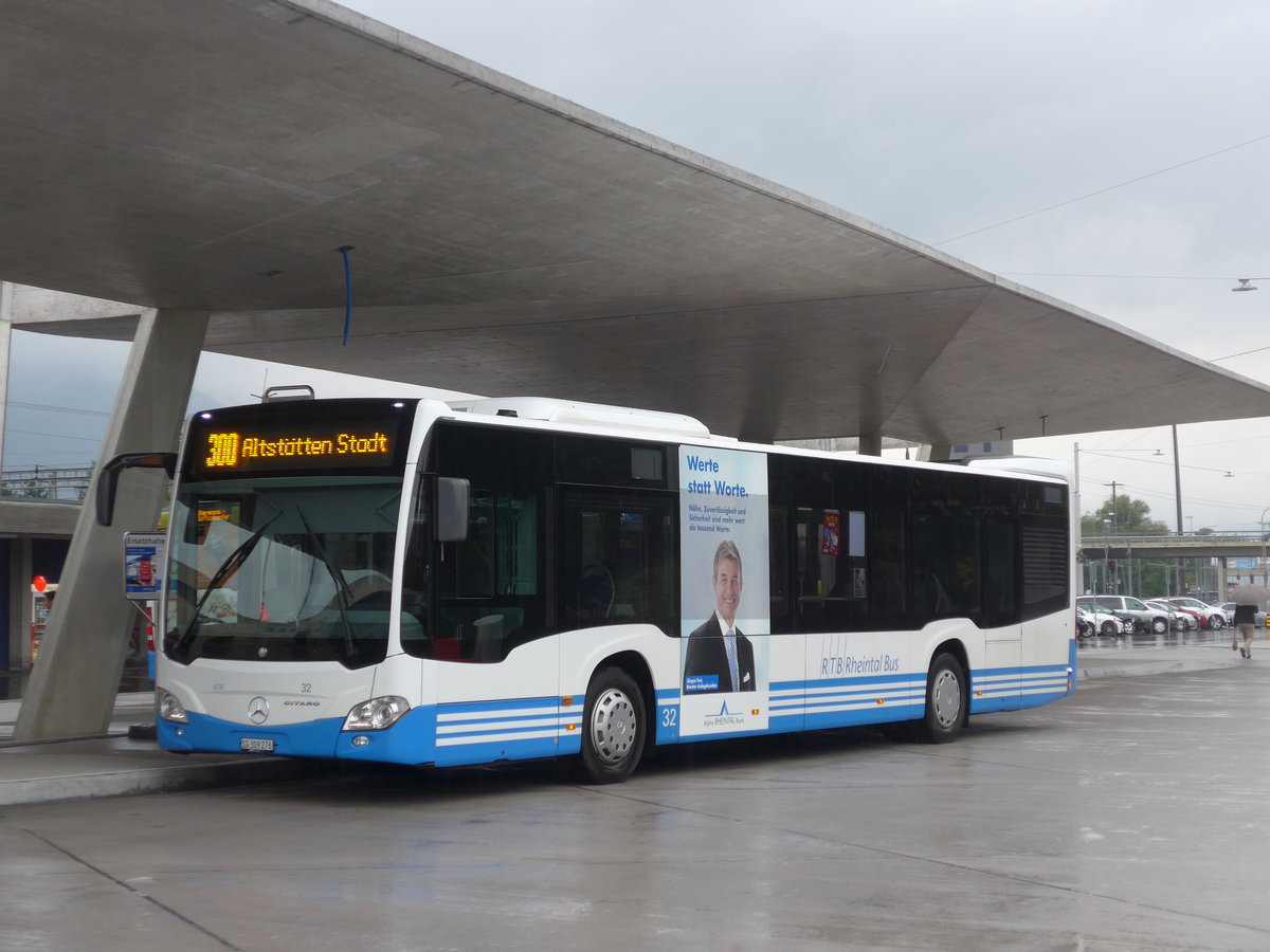 (196'313) - RTB Altst�tten - Nr. 32/SG 309'276 - Mercedes am 1. September 2018 beim Bahnhof Buchs