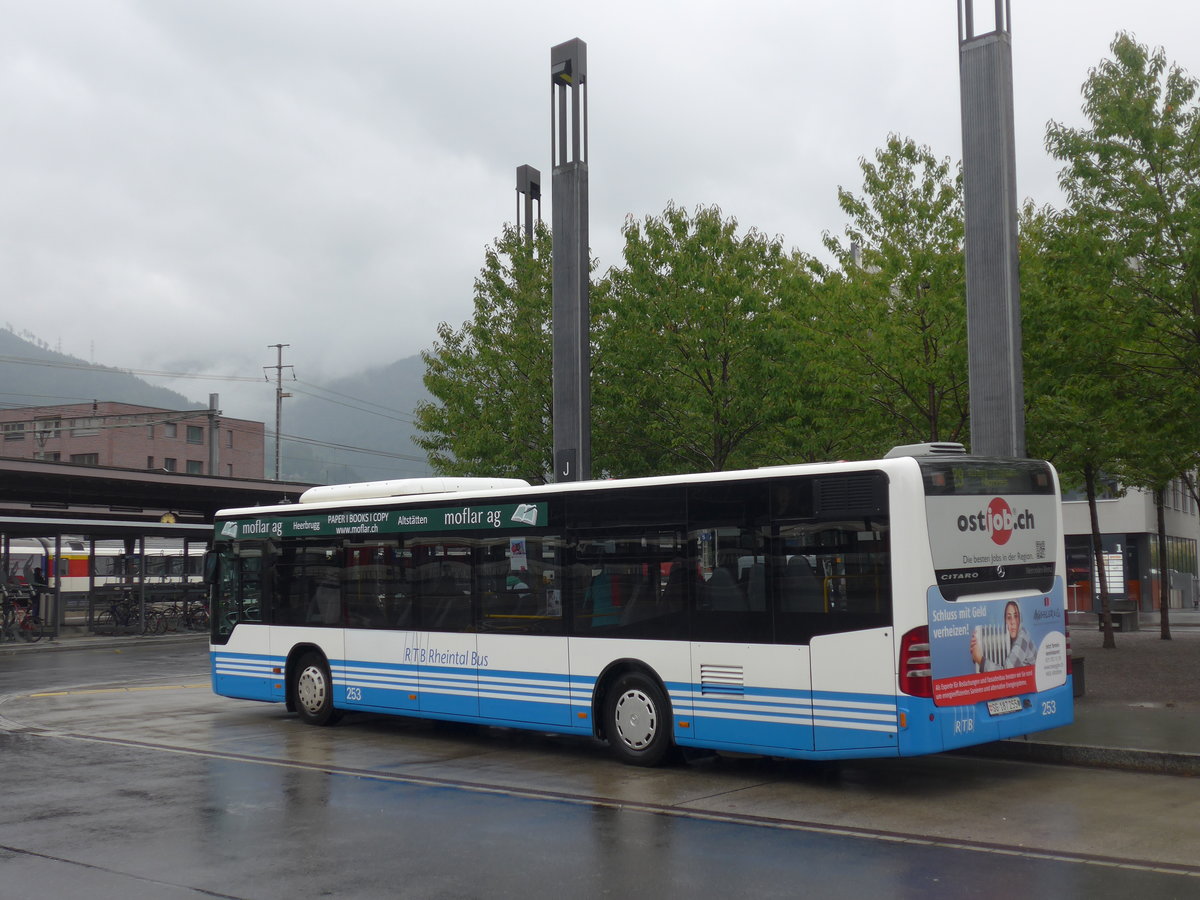 (196'343) - RTB Altst�tten - Nr. 253/SG 187'255 - Mercedes (ex WilMobil, Wil Nr. 253) am 1. September 2018 beim Bahnhof Sargans