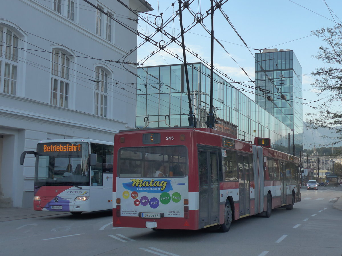 (197'018) - OBUS Salzburg - Nr. 245/S 804 EP - Gr�f&Stift Gelenktrolleybus (ex Nr. 9765) am 13. September 2018 beim Bahnhof Salzburg 