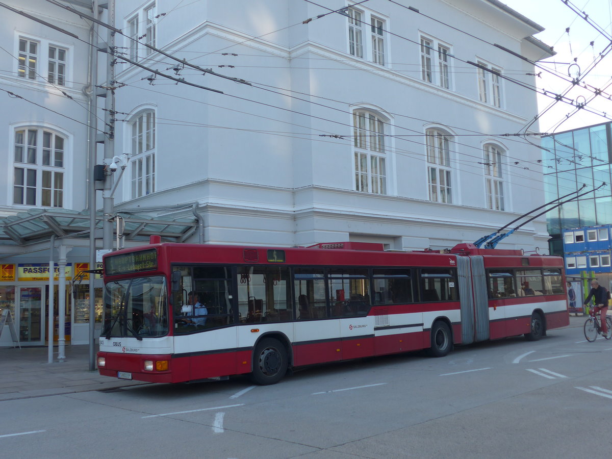 (197'027) - OBUS Salzburg - Nr. 243/S 802 EP - Gr�f&Stift Gelenktrolleybus (ex Nr. 9663) am 13. September 2018 beim Bahnhof Salzburg