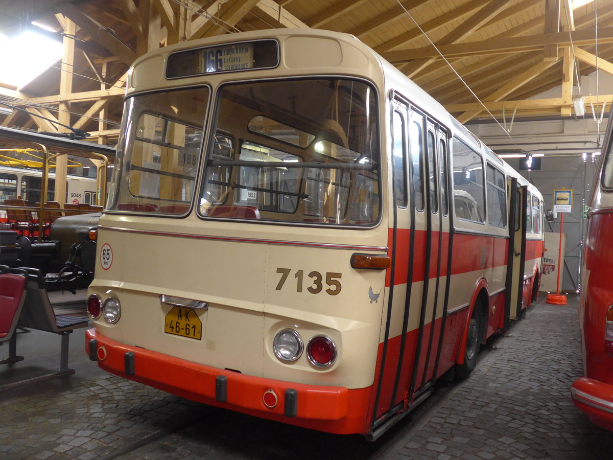 (198'832) - DPP Praha - Nr. 7135/AK-46-61 - Karosa-Skoda am 20. Oktober 2018 in Praha, �PNV-Museum