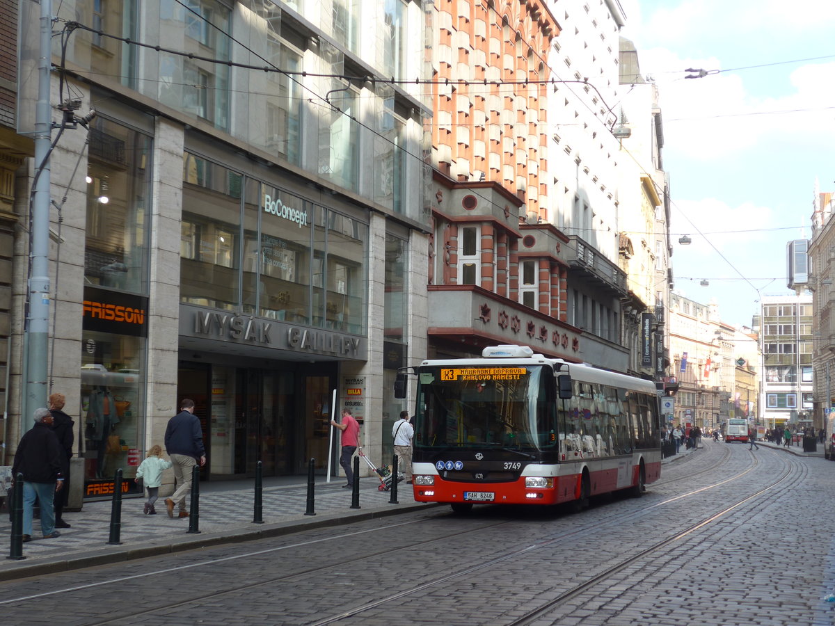 (198'864) - DPP Praha - Nr. 3749/5AH 6246 - SOR am 20. Oktober 2018 in Praha, V�clavsk� N�mest�
