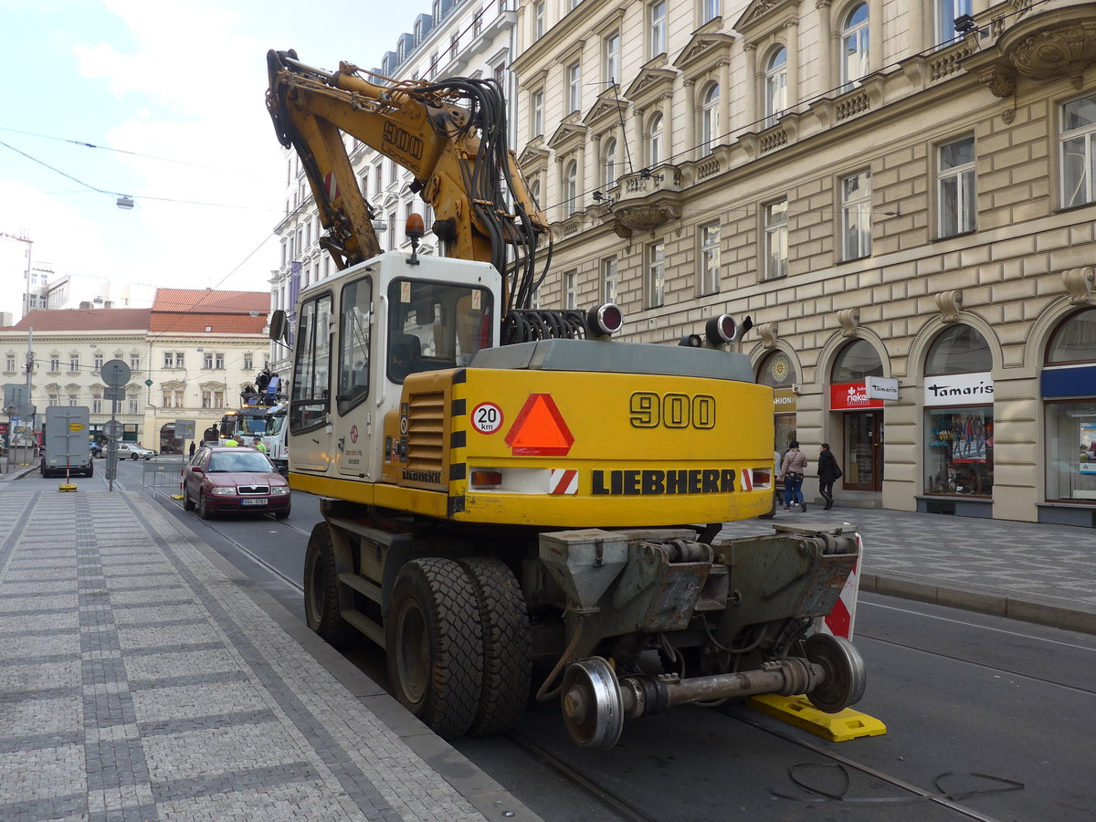 (198'869) - DPP Praha - AOO 01-73 - Liebherr am 20. Oktober 2018 in Praha, Lazarask�