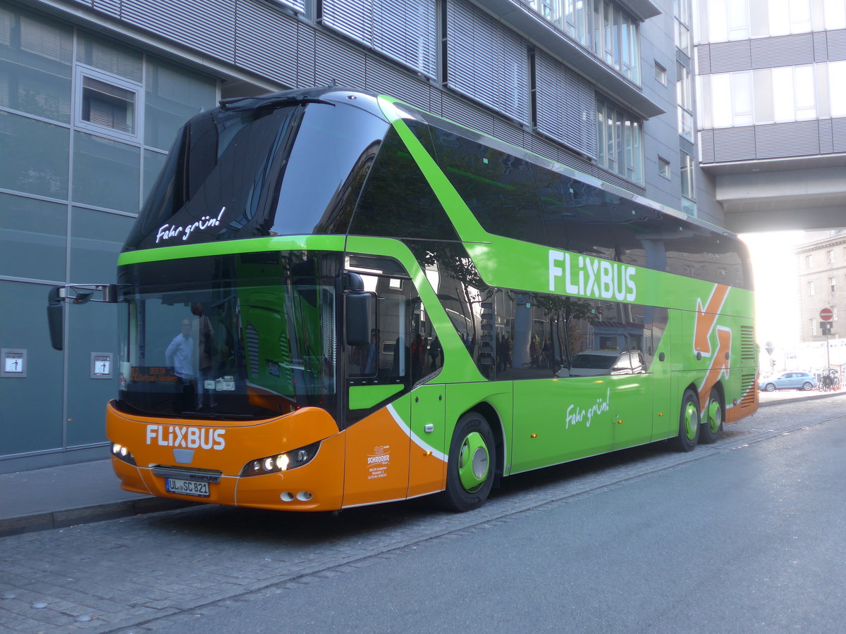 (198'966) - Schr�der, Langenau - UL-SC 821 - Neoplan am 21. Oktober 2018 in N�rnberg, Zentraler Busbahnhof